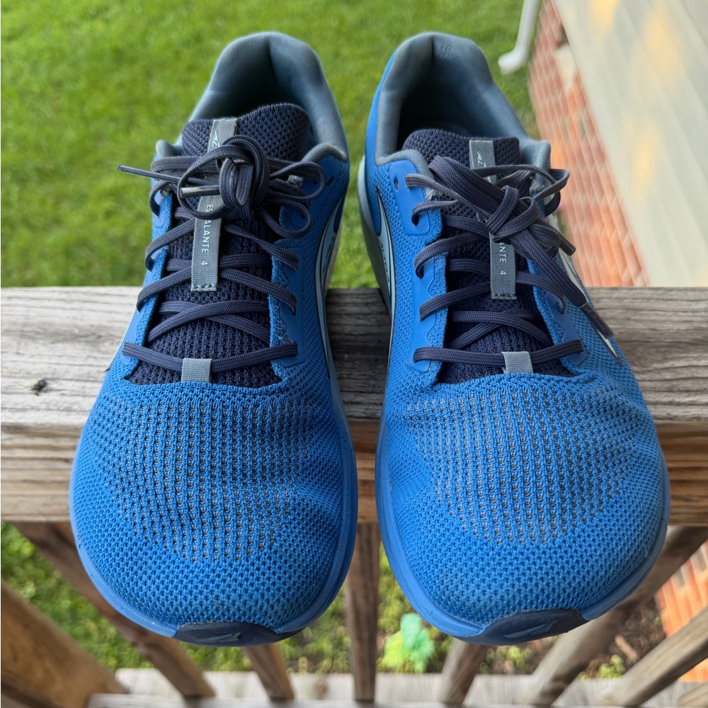 Men's Altra Blue sneakers size 10.5